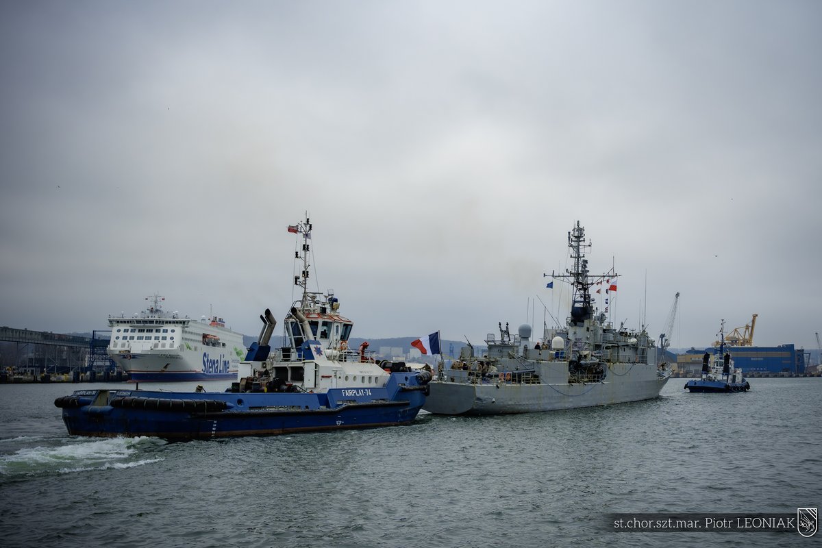 MarWojRP's tweet photo. Welcome to @MiastoGdynia FS EV Jacoubet ⚓️🇫🇷🤝🇵🇱⚓️
📷 st. chor. szt. mar. Piotr Leoniak/3 FO
#StrongerTogether #WeAreNATO #NavyPartnerships @DGeneralneRSZ @DowOperSZ @SztabGenWP @MON_GOV_PL @MarineNationale https://t.co/o7kxLngP8a