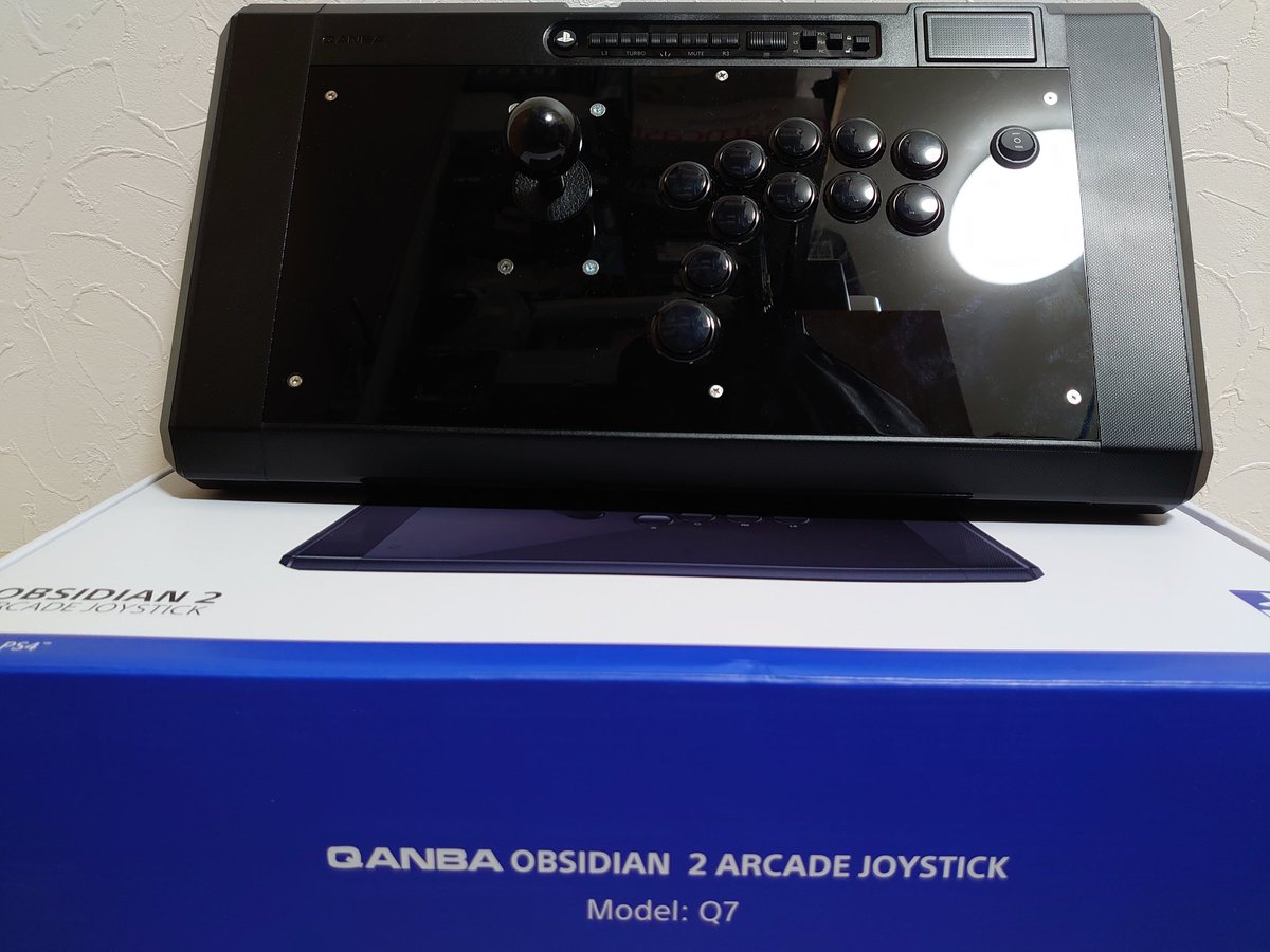 majinemui7638's tweet photo. #QANBA #OBSIDIAN2
とうとうオブシディアン2が届きました!
メインの10ボタンは流行りの24mm仕様で増設ボタン付き
ジャンプボタン30mm搭載で
スイッチ切り替え式で通常モードもできる優れモノ😻
しかもケーブルも取り外し式になっており、持ち運びにめっちゃ便利!
24mmボタンに早く慣れないとね😸 https://t.co/WZxCjn4qTt