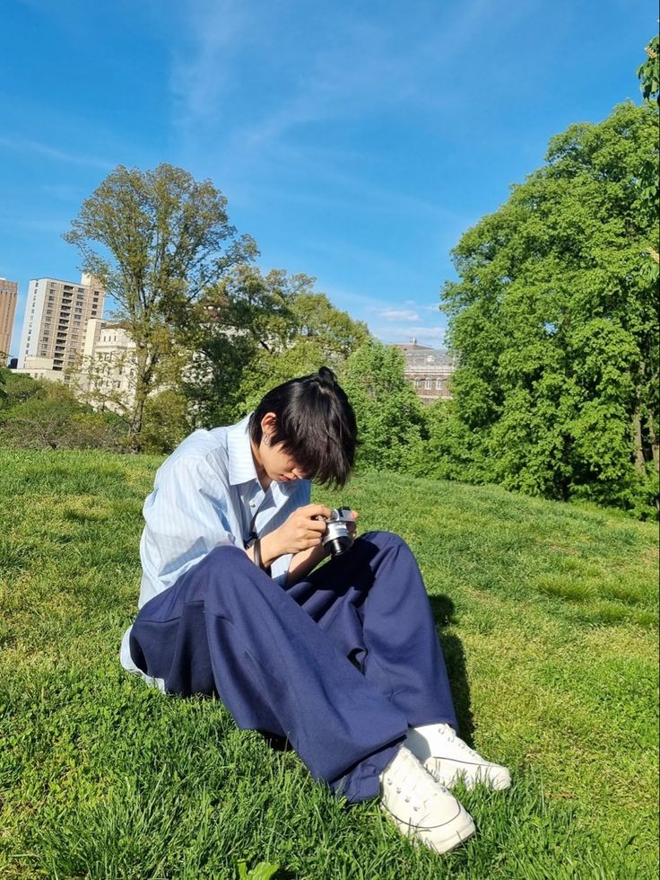 Stepping outside to bask in the beauty of the world, I let the gentle breeze guide my steps. With a camera in hand, I capture the vast blue sky and the emerald leaves rustling. Each snapshot becomes a treasured memory, a piece of this serene moment preserved forever.