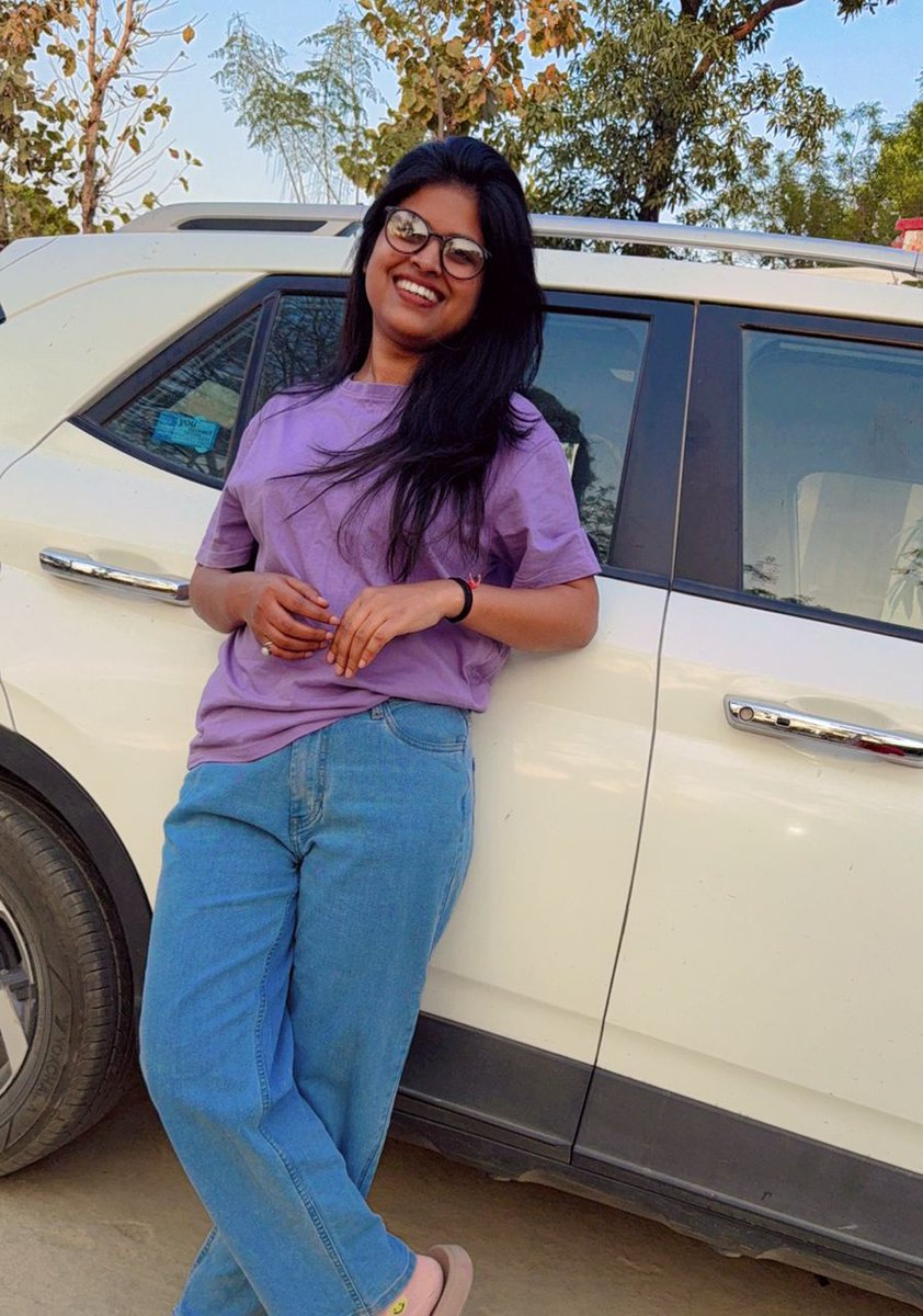 JuliSinghLive's tweet photo. शहर की इस भीड़ में चल तो रही हूं लेकिन
शहर में वो सुकून कहां जो #गांव में मिलता है ❤️ https://t.co/wF0XgrZdkE