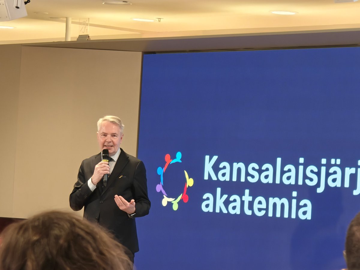 Kriisinkestävyys perustuu kumppanuuteen. Kansalaisjärjestöakatemiassa on tänään puhuttu järjestöjen tärkeästä roolista kriiseihin varautumisessa. Nyt Pekka <a href="/Haavisto/">Pekka Haavisto</a> kertoo mitä voimme oppia rauhanvälityksestä. #järjestöt #kumppanuus #osallisuus