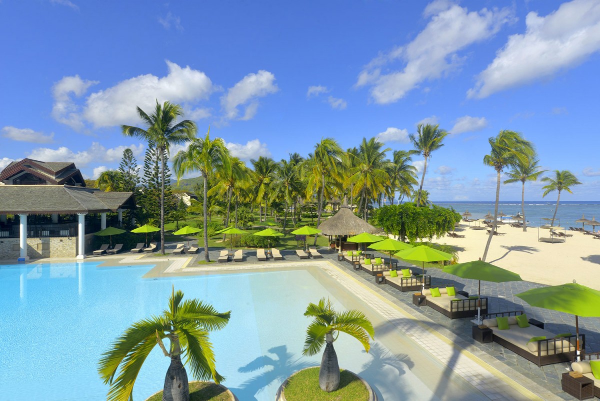 IslandStays's tweet photo. On the sun-soaked western coast of Mauritius lies a five-star haven where French chic meets island paradise – Sofitel Mauritius L’Imperial Resort &amp; Spa. Nestled on 9 hectares of lush tropical gardens with a private beach, this luxurious escape promises bliss and relaxation. https://t.co/zKDqPtNzQ3