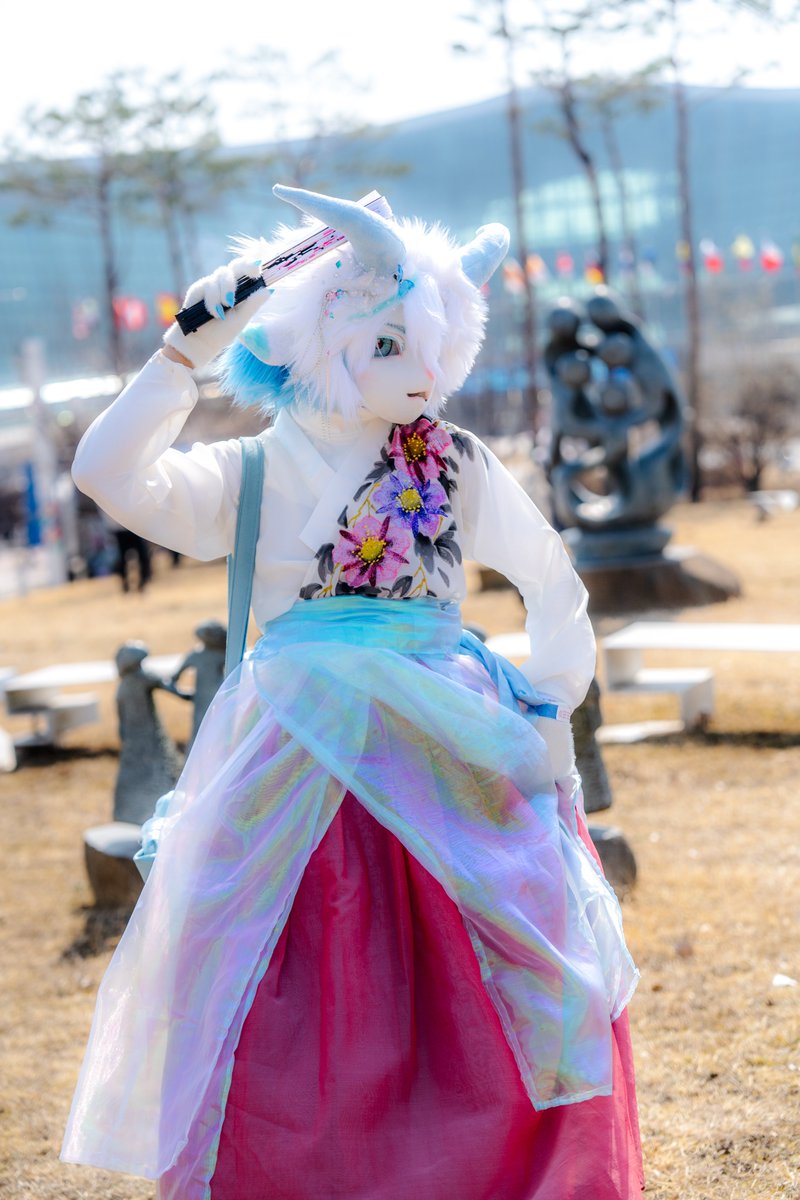 안녕하세요~ 3코 퍼슛 데뷔한 그림쟁이 희빈 오너 베요나라고 해요
퍼리계 여러분과 소통을 더 해보고 싶어서 트친소를 열었답니다☺
새로운 인연이 조심스레 피어나기를 바라며 천천히 따뜻하게 맞이할게요🩵

사담과 낙서를 많이 해요🤣
멘션,리트윗해주심 찾아가요오~🥰

사진: <a href="/adyu93/">Adyu ➡️ playx4 양일?</a>