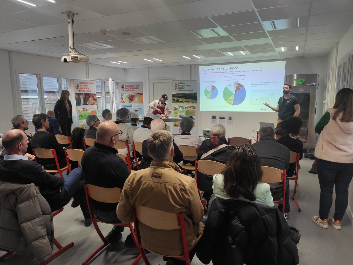 InterbevAuRA's tweet photo. En direct du #concours Interbev des lycées #hôteliers de l'Académie @auvergnerhalpes.
Les étudiants ont commencé le challenge !
>4h pr sublimer le #boeuf #FinGrasduMezenc et passer des épreuves #techniques, la connaissance des produits locaux, table de prestige...
Bon courage 🌟 https://t.co/JmuAzdEM4o