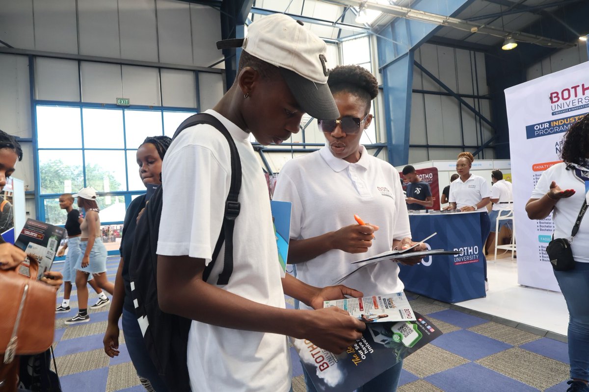 Botho University tweet media