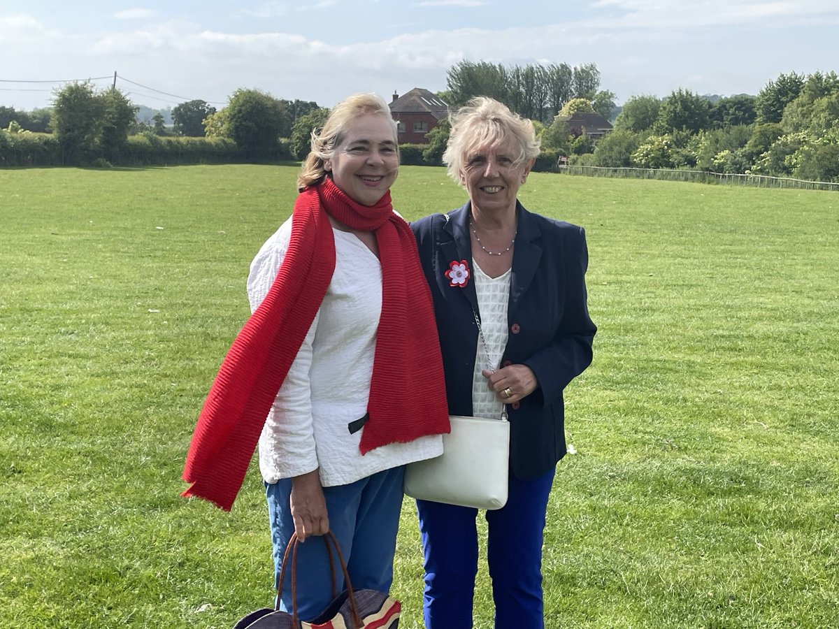 jennyHollingsbe's tweet photo. #Postling Parish Council with my friend and colleague @susanjcarey who is standing down after 20yrs as @Kent_cc for #ElhamValley. She was thanked for her services to the Parish Council. Her vast experience and professionalism will be sorely missed. https://t.co/cN9OS9S3uZ