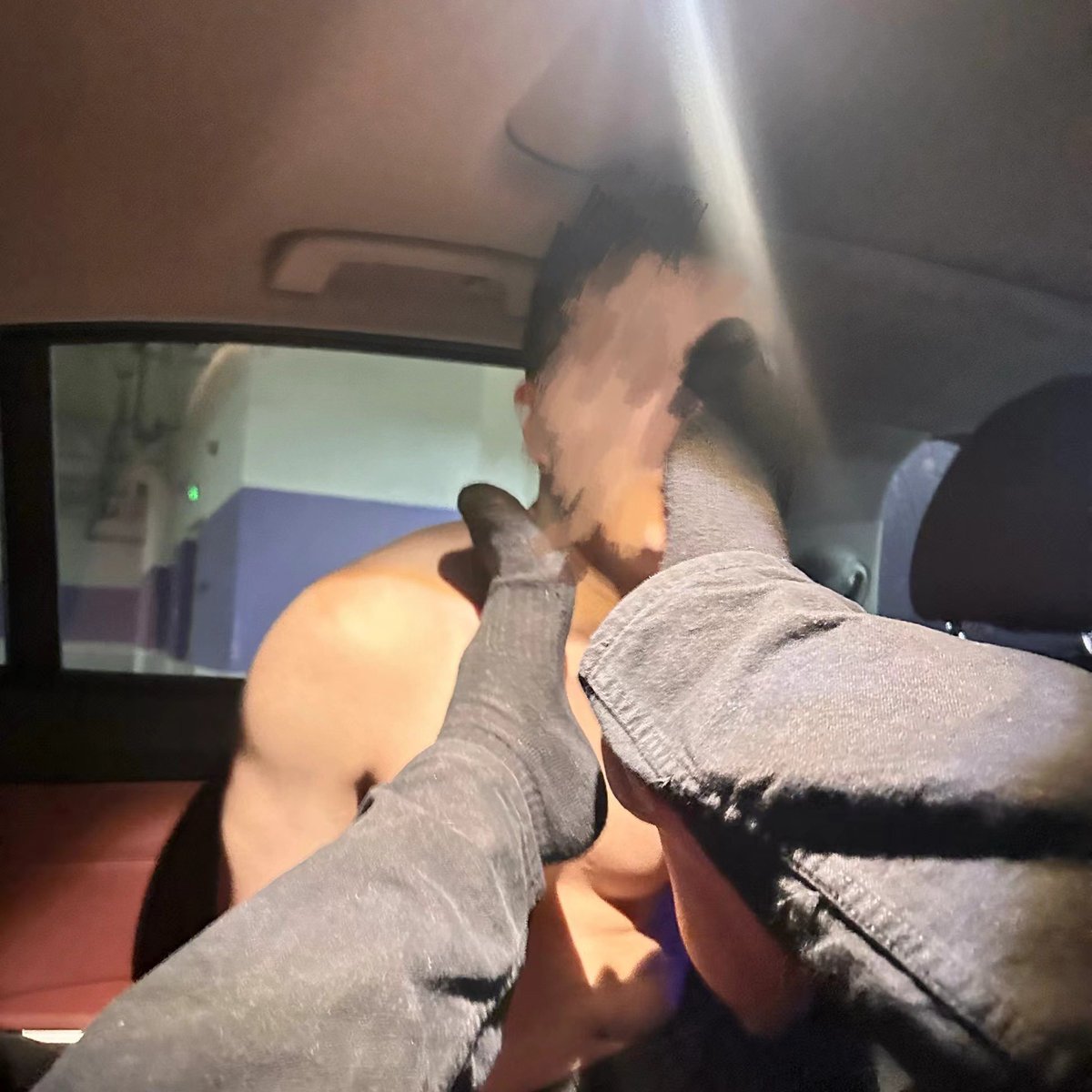 下贱的肌肉男 鞋刷狗
#黑袜粗口 #sm #1S