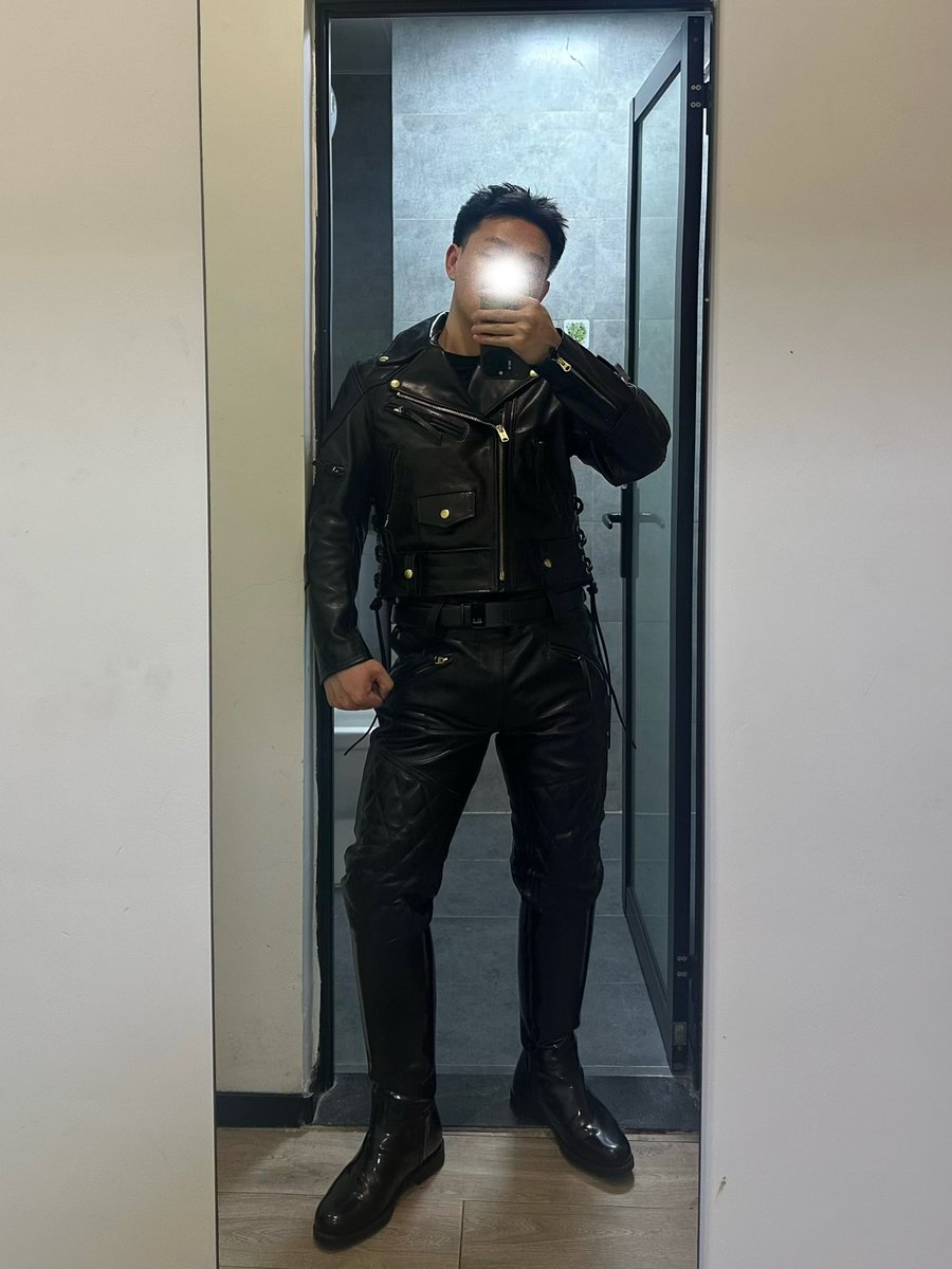 喜欢皮革的束缚感