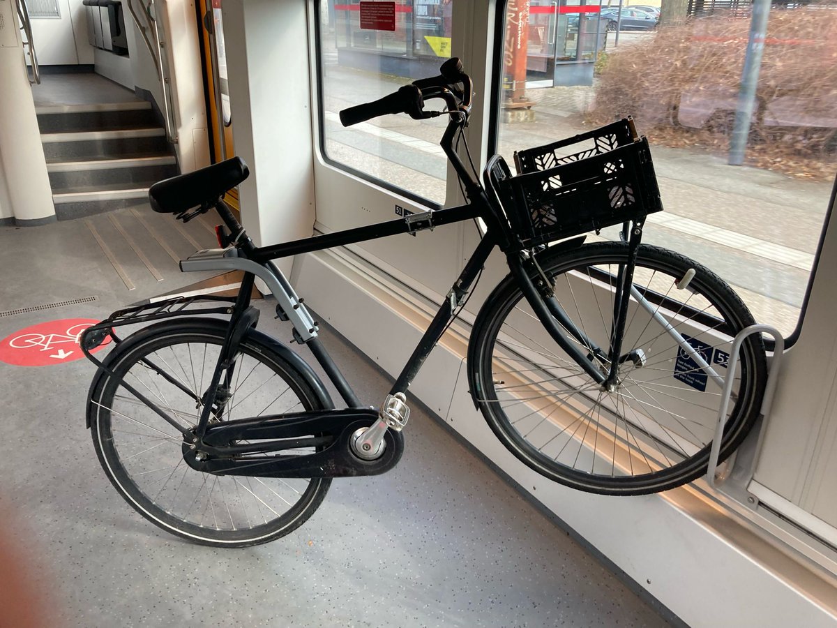 Bike+train in Denmark. What works and what doesn’t? Learn more about how to build a cycling city with 21stCenturyCity.dk 21stcenturycity.dk