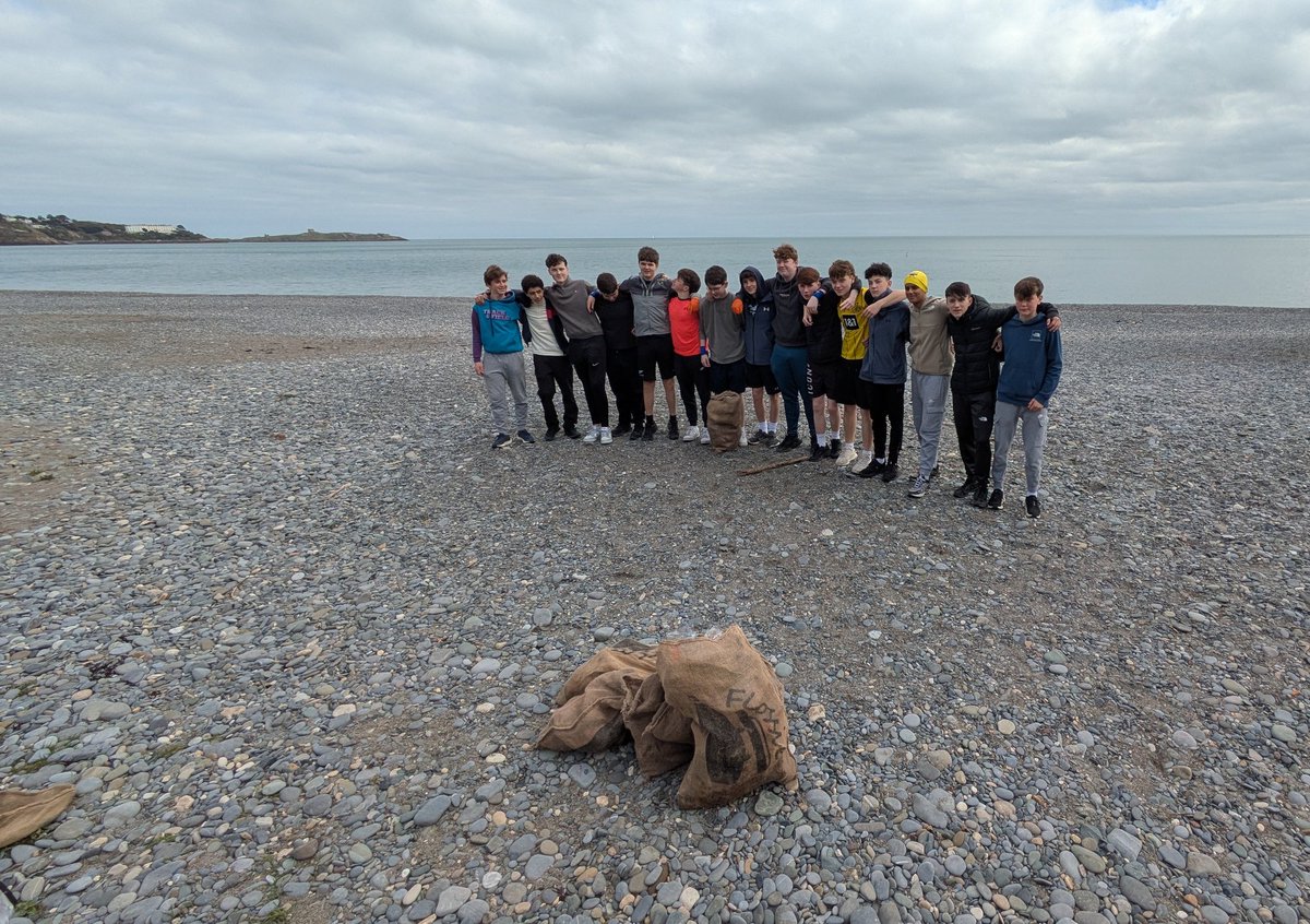 CSPE class 203 teamed up with <a href="/flossiebeachcl1/">flossieandthebeachcleaners</a> yesterday and found 12kg worth of rubbish on Killiney beach
