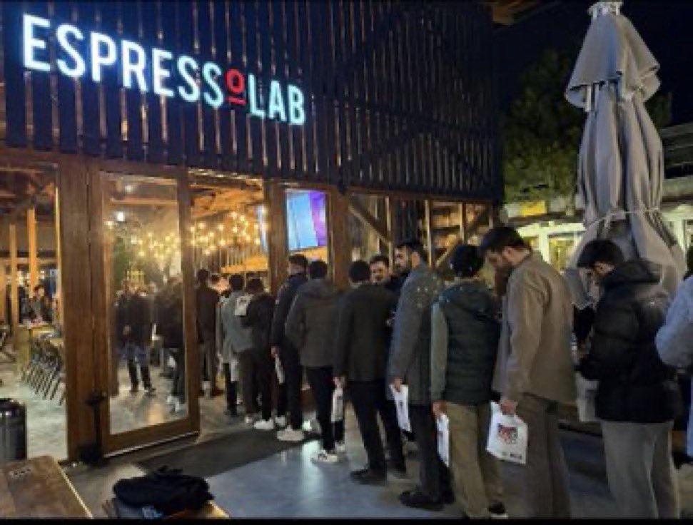 1 tane bile kadın yok.