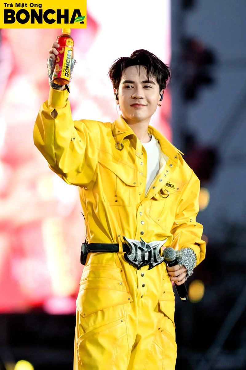 vuth222linh's tweet photo. Mùa hè nắng nóng sắp tới, đừng lo đã có BonCha tươi mát giải nhiệttt . Đã thế uống BoCha còn có cơ hội may mắn du lịch Châu Âu 😇
@QH_MasterD
#QuangHungMasterD
#BONCHAXQUANGHUNGMASTERD
#BONCHA https://t.co/QIRyncDKo8