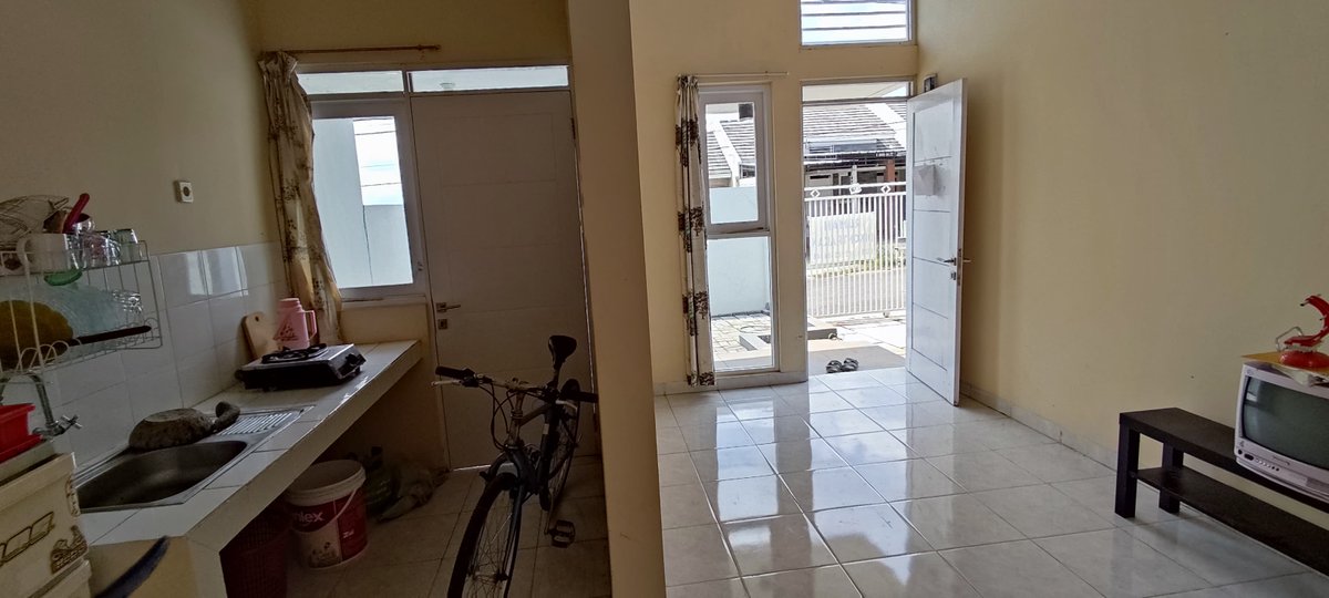 Syadna24's tweet photo. @biasalahanakmud Bismillah. DIJUAL
Rumah di Kab. Bandung
Buana Cicalengka Raya 
LB/LT : 45/85
2 KT/ 1 KM
Cash 450jt
Take Over kredit DP : 100jt cicilan 3,4jt 12th lagi
boleh DP pakai mobil ertiga https://t.co/Ss3KaLAtBq