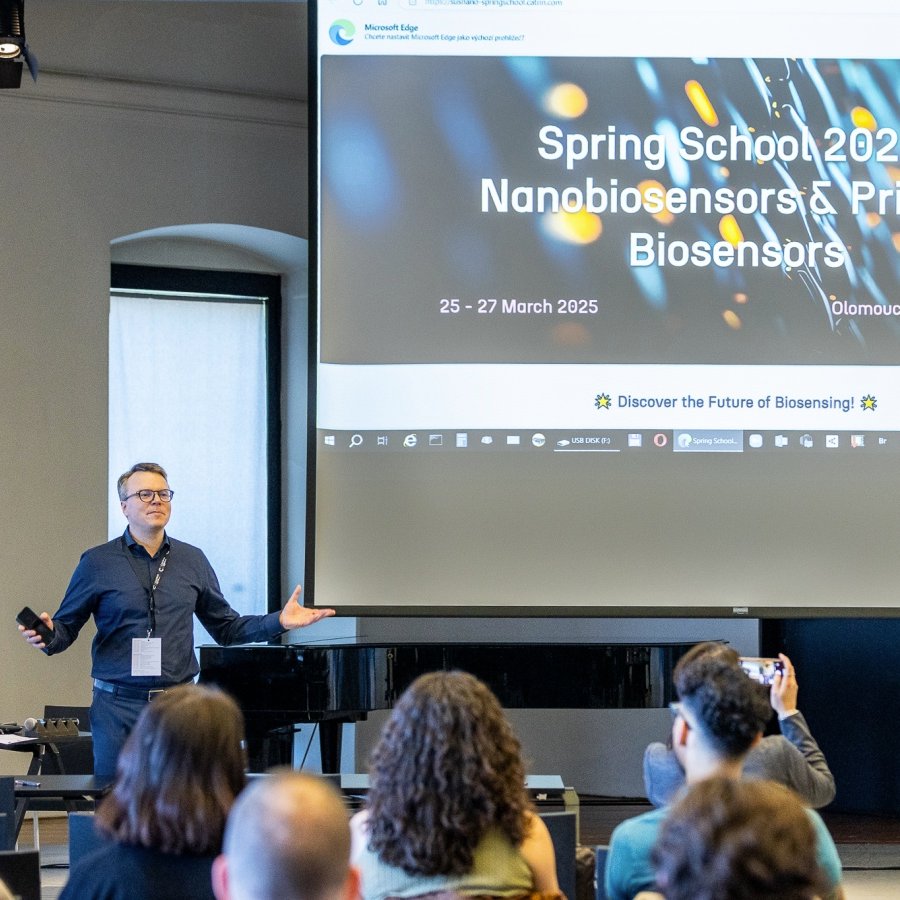 CatrinUP's tweet image. 🚀The Spring School on Nanobiosensors and Printed Biosensors is in full swing! We’re organizing this event in collaboration with @icn2nano and the University of Tirana as part of the @susnanoproject and #TECHSCALE projects. 🔍catrin.com/news/internati…