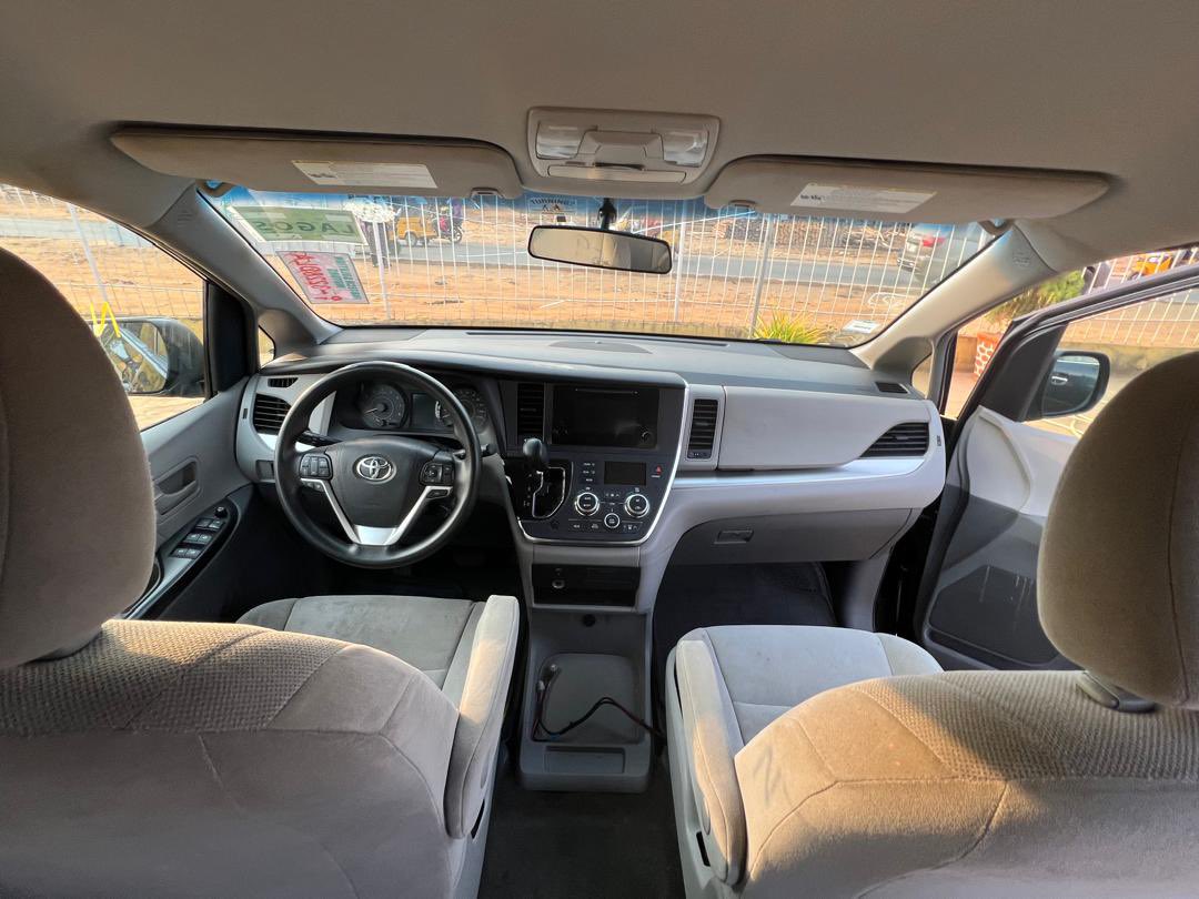 FlintAutos's tweet photo. Make: Toyota
Model: Sienna
Year: 2015
Trim: LE
Color: Black
Transmission: Automatic
Engine Capacity: 3.5ltr V6 Engine
VIN: On Request
Interior: Gray Fabric
Multimedia: CD Player
Backup Camera:✅
Alloy:✅
Fog Lights:✅
Keyless:✅
Condition:Foreign Used
Location: Ikorodu
Price: 25M https://t.co/Uf5LaYoes5