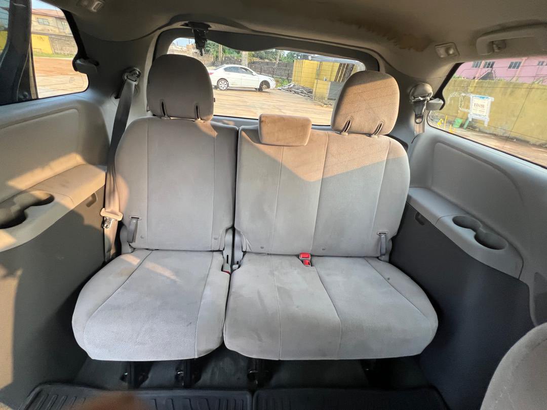 FlintAutos's tweet photo. Make: Toyota
Model: Sienna
Year: 2015
Trim: LE
Color: Black
Transmission: Automatic
Engine Capacity: 3.5ltr V6 Engine
VIN: On Request
Interior: Gray Fabric
Multimedia: CD Player
Backup Camera:✅
Alloy:✅
Fog Lights:✅
Keyless:✅
Condition:Foreign Used
Location: Ikorodu
Price: 25M https://t.co/Uf5LaYoes5