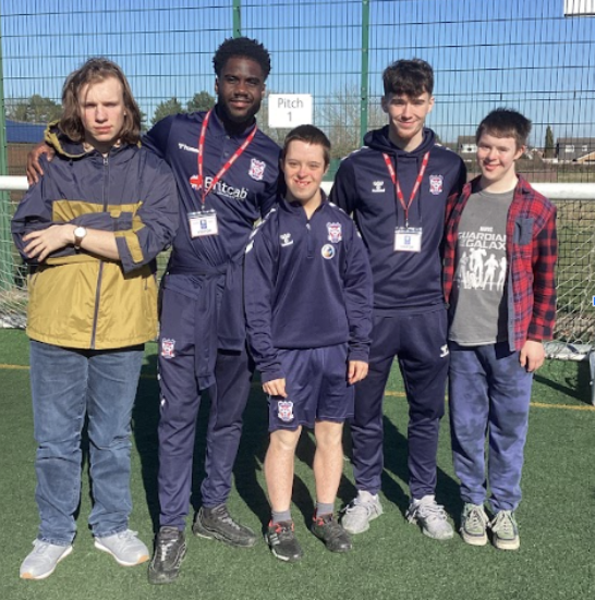 Applefields School tweet media