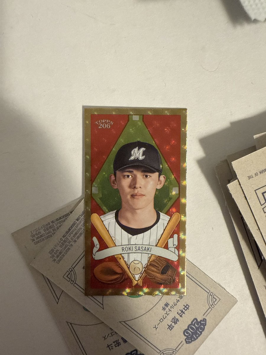 ReportRtl's tweet photo. Hello Roki! Finally freed you from your pack prison! Welcome to the USA! @Topps @toppsjapan @BROTHERS_KAZU @CardPurchaser https://t.co/p4TOulp1MS