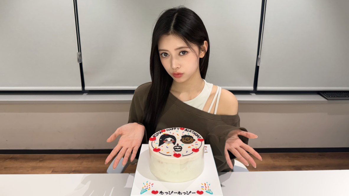 [#NiziU_NOW]
21歳だよ❤️

🔗 youtube.com/live/brdmk2pnN…

#NiziU #니쥬 #RIMA
#HappyRIMAday #WithU