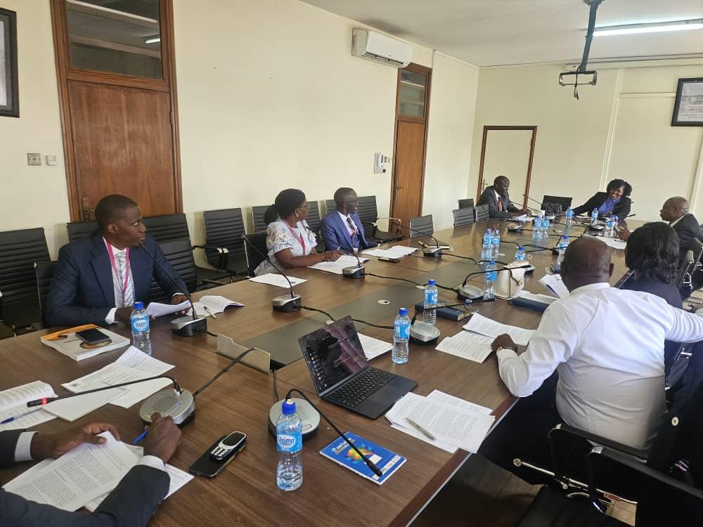 Uganda Law Society (@ug_lawsociety) on Twitter photo #RadicalNewBar: On Tuesday 25th March 2025, our #RuleofLaw Department comprising the their Head, Ms. <a href="/afraapio1/">Apio Afra</a> , Rule of Law Officer Mr. <a href="/RobertJurua/">Robert-Benon Jurua</a> and Advocate <a href="/LouisNkizito/">Louis N. Kizito</a> appeared before the Parliamentary Committee on Finance, Planning and Economic Development to deliver #RadicalNewBar: On Tuesday 25th March 2025, our #RuleofLaw Department comprising the their Head, Ms. <a href="/afraapio1/">Apio Afra</a> , Rule of Law Officer Mr. <a href="/RobertJurua/">Robert-Benon Jurua</a> and Advocate <a href="/LouisNkizito/">Louis N. Kizito</a> appeared before the Parliamentary Committee on Finance, Planning and Economic Development to deliver