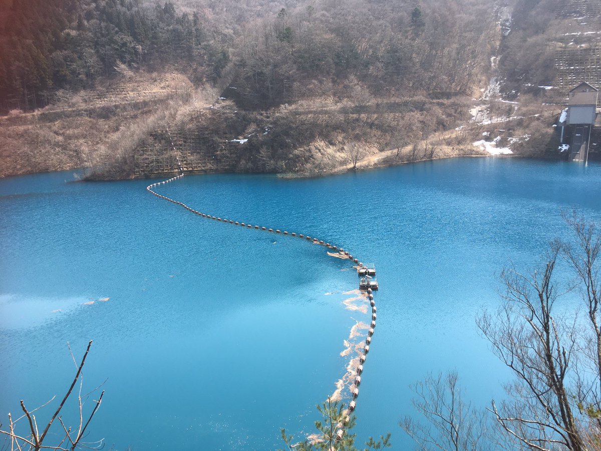 CAMEL_01913's tweet photo. 温泉は命のふるさと

赤い橋を渡ると広がる
特別な空間

何もしない贅沢

一年越しの草津の仕上げ湯
年度末の恒例の逃避行(笑) https://t.co/ptnTWWgLqg