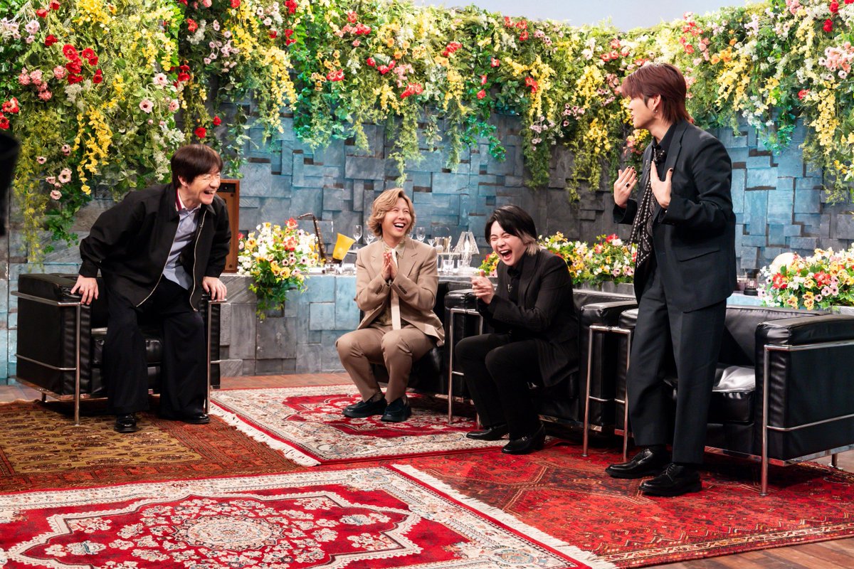 oricon's tweet photo. Mrs. GREEN APPLE
10周年特番がNHKで5/5放送決定🍏

大森元貴はプロデューサーとして
内村光良と1対1でトーク❗️

藤澤涼架の目には涙…
ミセスの知られざるエピソードが明らかに
https://t.co/h1qzQM3vEt

総合テレビの放送前にBSで75分バージョン
夏以降には90分完全版も予定

#MrsGREENAPPLE https://t.co/dVYc4m4W4r