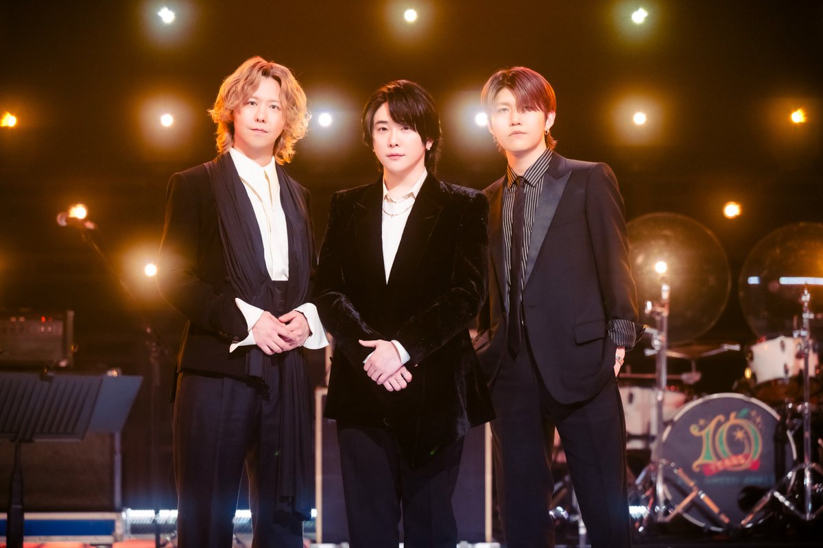 oricon's tweet photo. Mrs. GREEN APPLE
10周年特番がNHKで5/5放送決定🍏

大森元貴はプロデューサーとして
内村光良と1対1でトーク❗️

藤澤涼架の目には涙…
ミセスの知られざるエピソードが明らかに
https://t.co/h1qzQM3vEt

総合テレビの放送前にBSで75分バージョン
夏以降には90分完全版も予定

#MrsGREENAPPLE https://t.co/dVYc4m4W4r