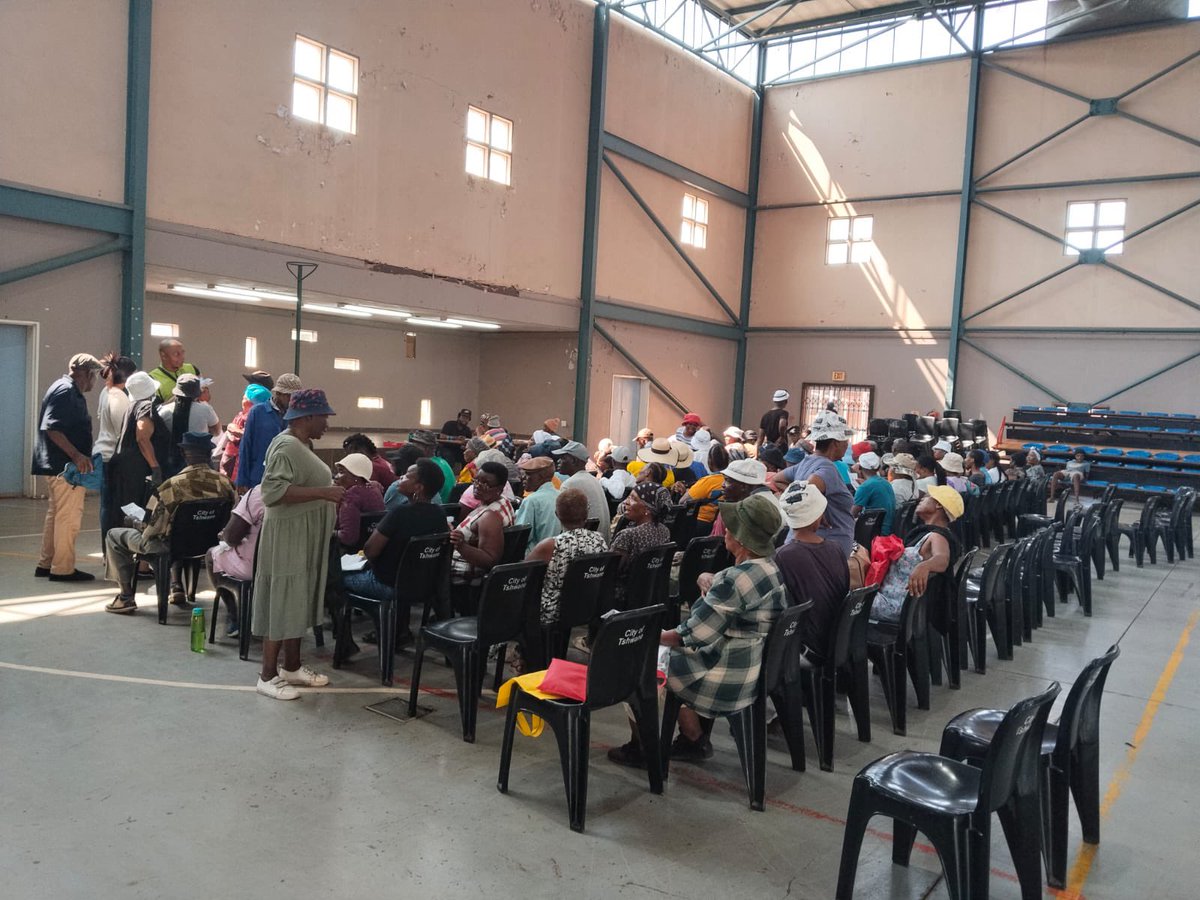 eugene_modise's tweet photo. The City of Tshwane is committed to assisting residents, businesses and other customers to manage their municipal debt effectively. Residents of Soshanguve came in numbers for #DebtReliefProgramme
@CityTshwane https://t.co/st5HfseWV7