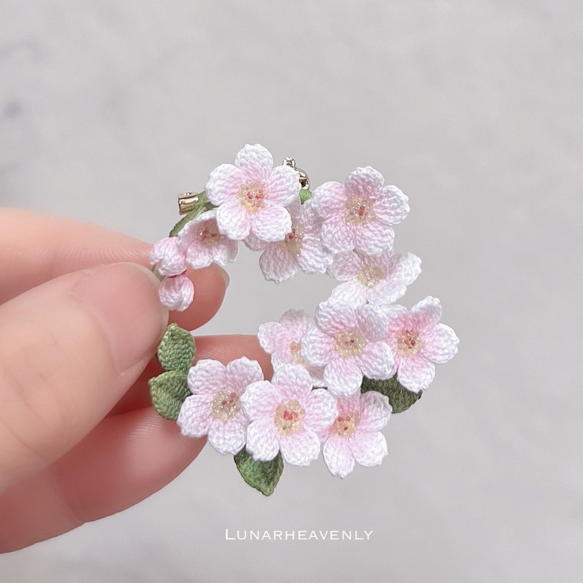 レースあみ　桜のネックレス