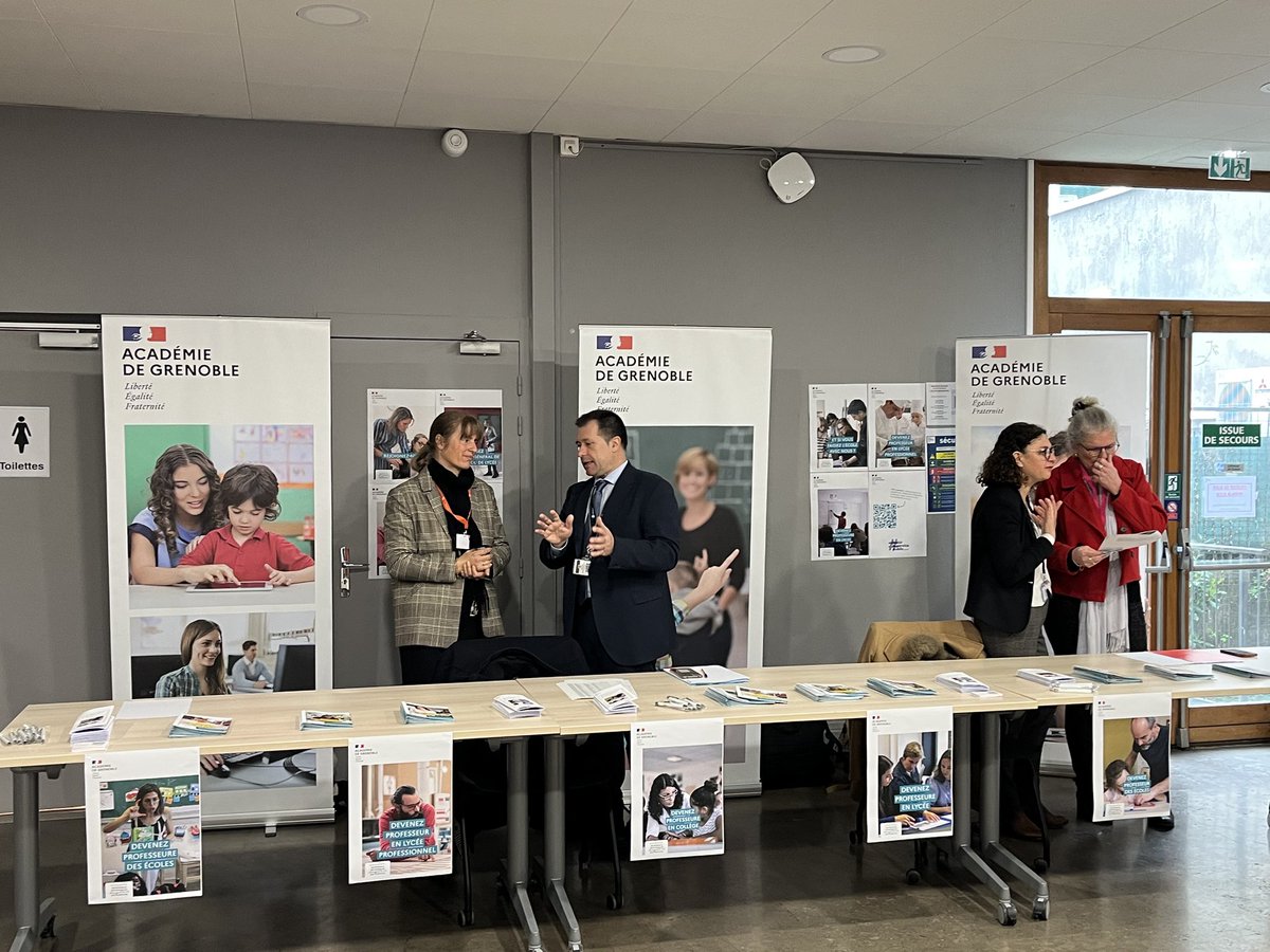 astrid38660's tweet image. 🤩  En direct du #forum  #administrations de l’#état @FranceTravail #Grenoble Europole    #QuinzaineEmploiPublic 
🧐 Renseignements #métiers porteurs de sens,  #concours  pour intégrer la #fonctionpublique &amp;amp; #postes à pourvoir
@FTravail_ARA @Prefet38  @EdwinDarmochod @Faillet2