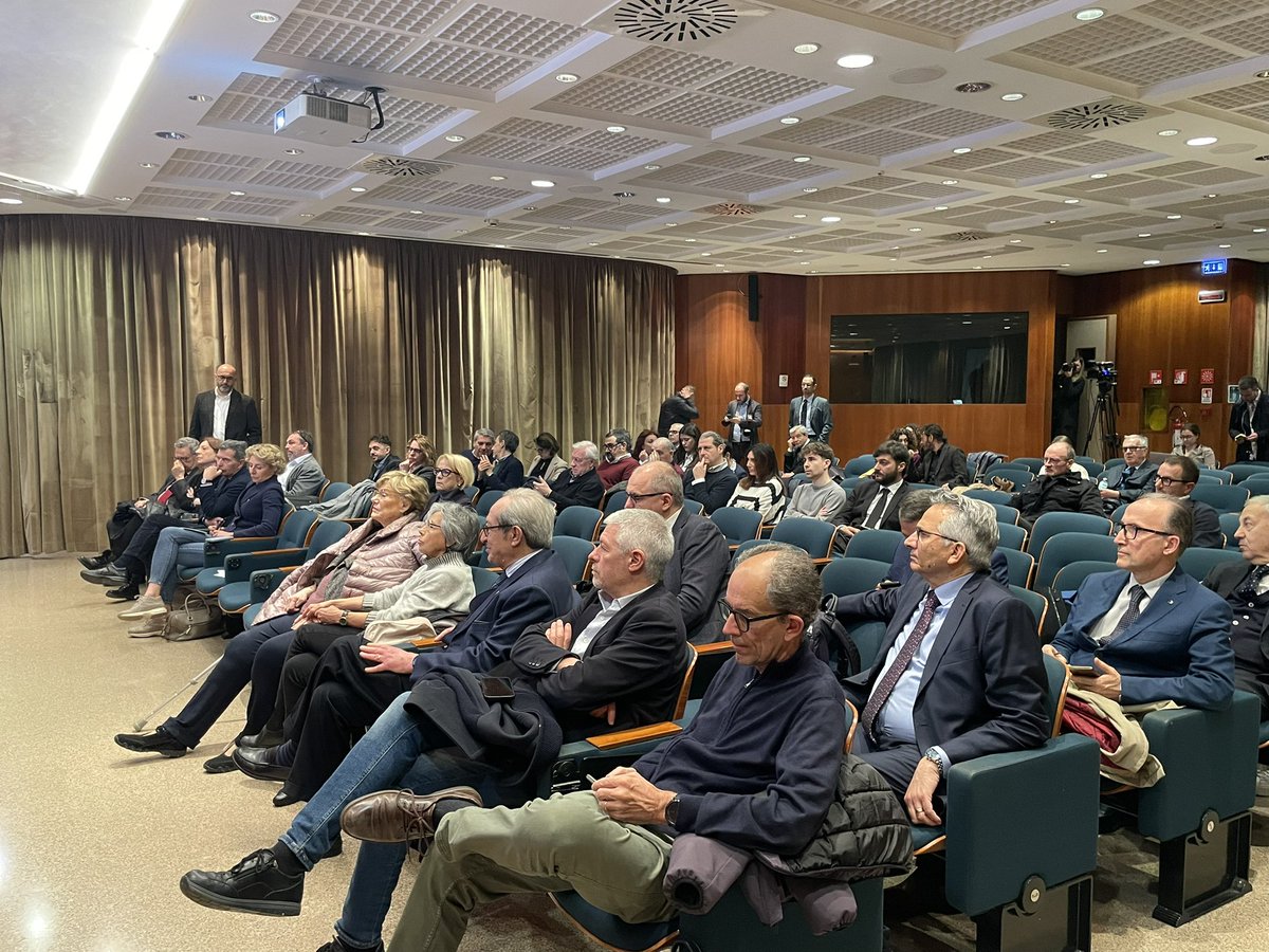 FIMCislStampa's tweet photo. #Tarantelli: A quarant’anni da quel 27 marzo del 1985 quando il Prof. Ezio Tarantelli fu assassinato dalle Brigate Rosse la @Fond_Tarantelli lo ricorda oggi  insieme alla @CislNazionale “Il coraggio delle proposte impopuliste” https://t.co/vC1cuY6Fah