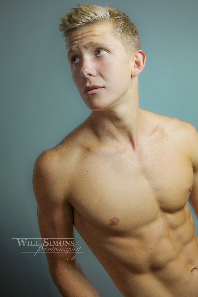 WSimonsPhotos's tweet photo. 🩵✨🩵✨🩵

Model: Josh

#willsimonsphotography #photoshoot #photo #photography #gayphotographer  #male #men #malemodels #losangeles #lamodels #light #me #portrait #malemuscle #malephotoshoot #malephotography #photooftheday #malebody https://t.co/HYcKA8CCrq