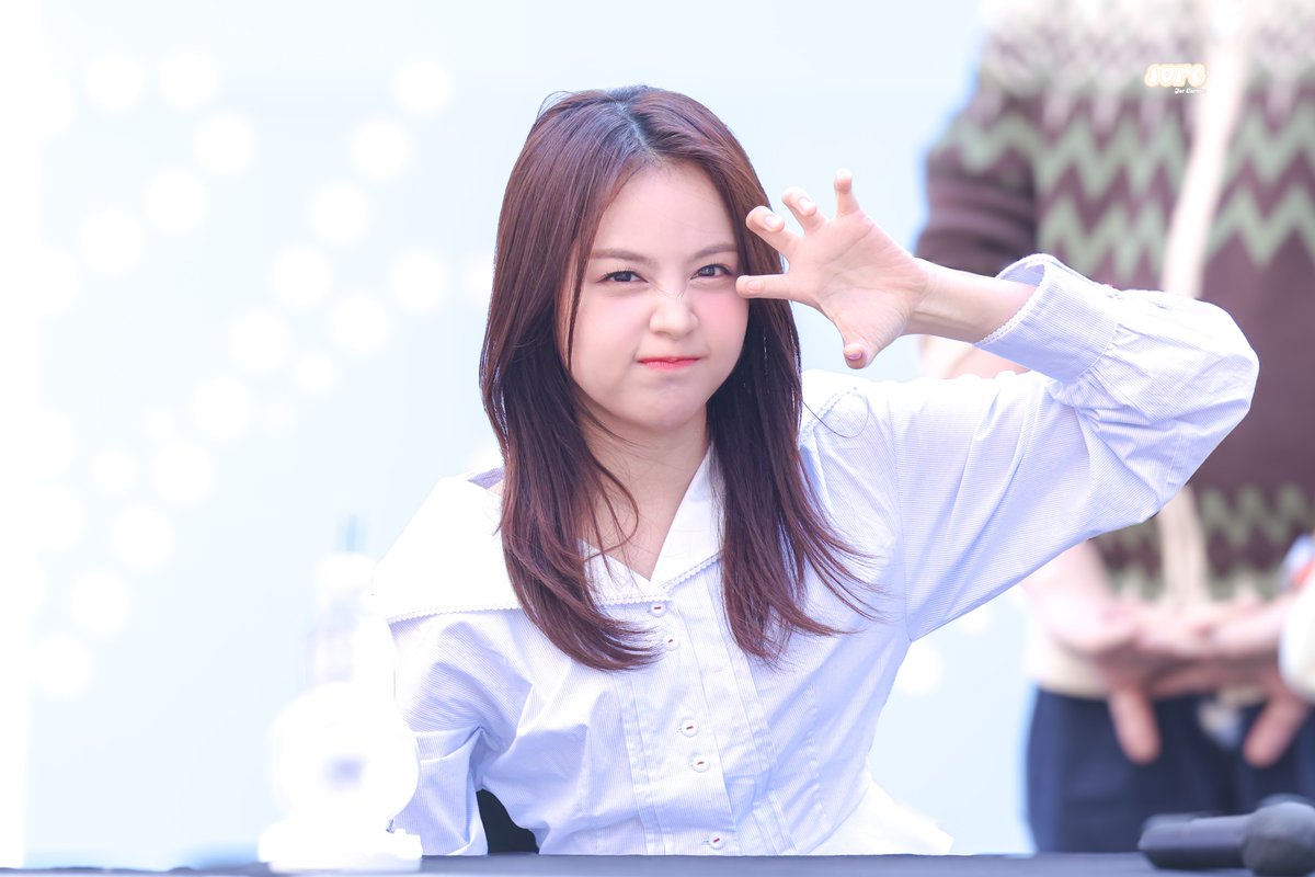 sore tweet media