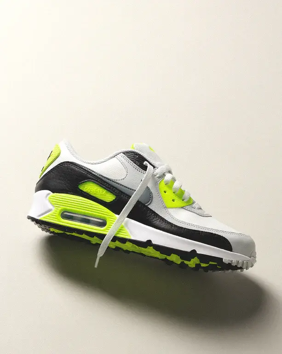 whentocop's tweet photo. Cette Nike Air Max 90 Gore-Tex Volt à 102€ au lieu de 170€ !

Go : https://t.co/h0CQGKRCyz https://t.co/ocCSKcNbtT