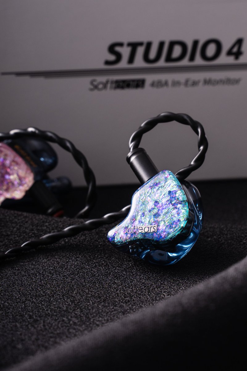SoftearsIEM's tweet photo. The STUDIO 4 stands out with its dazzling faceplate, blending iridescent shades of blue, purple, and green like a piece of celestial art. Paired with a deep blue transparent shell and a sleek black cable, itโs designed to impress both visually and sonically
#SoftearsStudio4 https://t.co/e1mDNqm39x