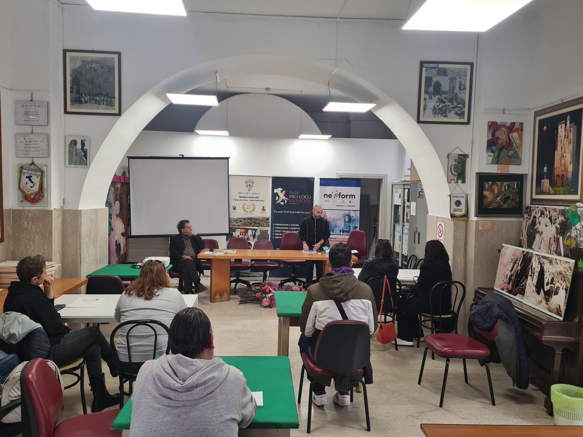prolocobas's tweet image. Al via a #Barile presso la sede #prolocobarile il corso di #formazione  &quot;Operatore della Promozione e dell&apos;Accoglienza Turistica grazie all&apos;accordo tra Ente #proloco #basilicata e #newform 👌