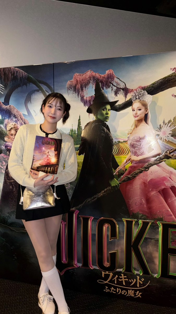 rika_x912's tweet photo. 映画Wicked観てきたよ🧙‍♀️✨️

#映画 #ウィキッド https://t.co/woYef5aR4v