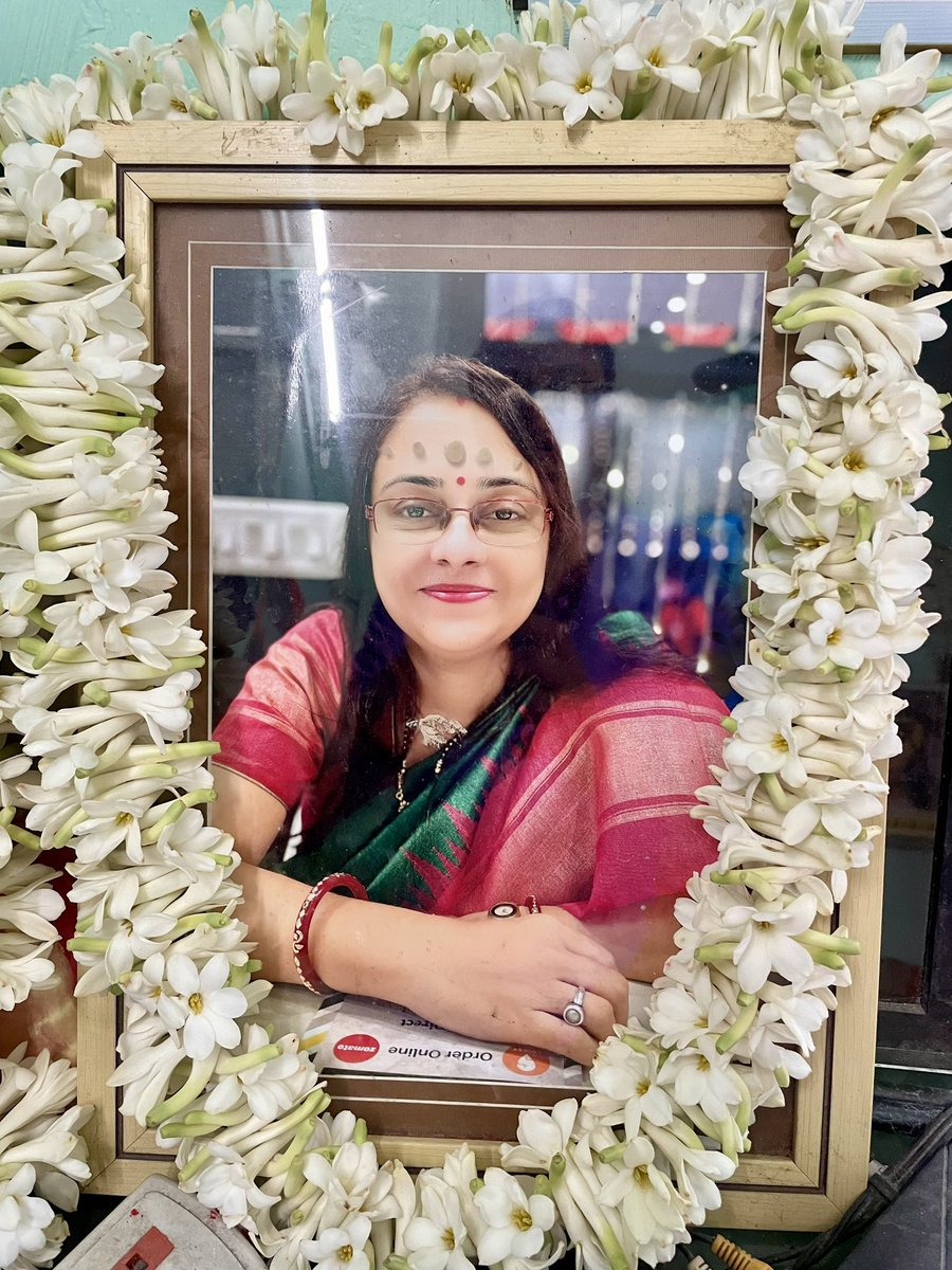 SaroopCKol's tweet photo. আজ সেই অভিশপ্ত ২৬শে মার্চের দ্বিতীয় বর্ষপূর্তি।
রুবি যেখানেই থাক তুমি শান্তিতে থাক।
ওঁ শান্তি, শান্তি শান্তি 💐🙏
ওঁ দিব্যান্ লোকান্ স গচ্ছতু।
ওঁ শান্তি, শান্তি শান্তি 💐🙏
#RIPRuby 💐❤️😒
ভালো নেই, ভালো থেকো
আকাশের ঠিকানায় চিঠি লিখব,
স্বপনে উত্তর দিও। https://t.co/vLj80MIF4A
