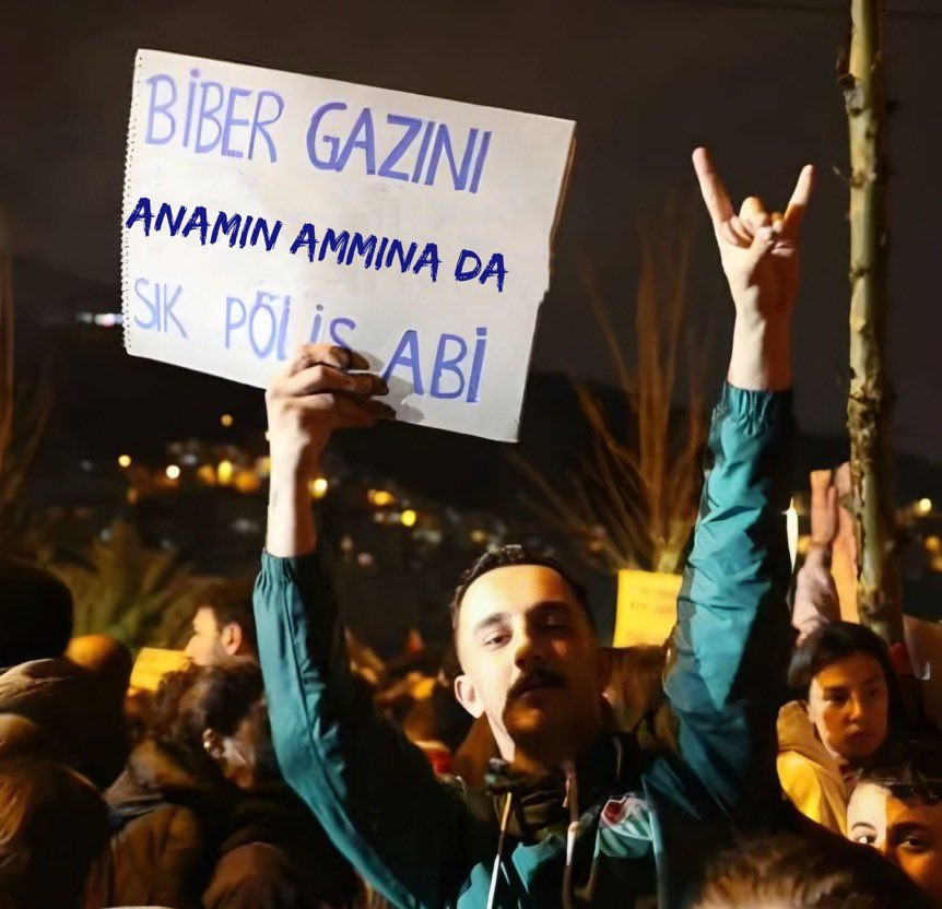 Saraçhane’de Kürt düşmanı bir oevladının açtığı pankart