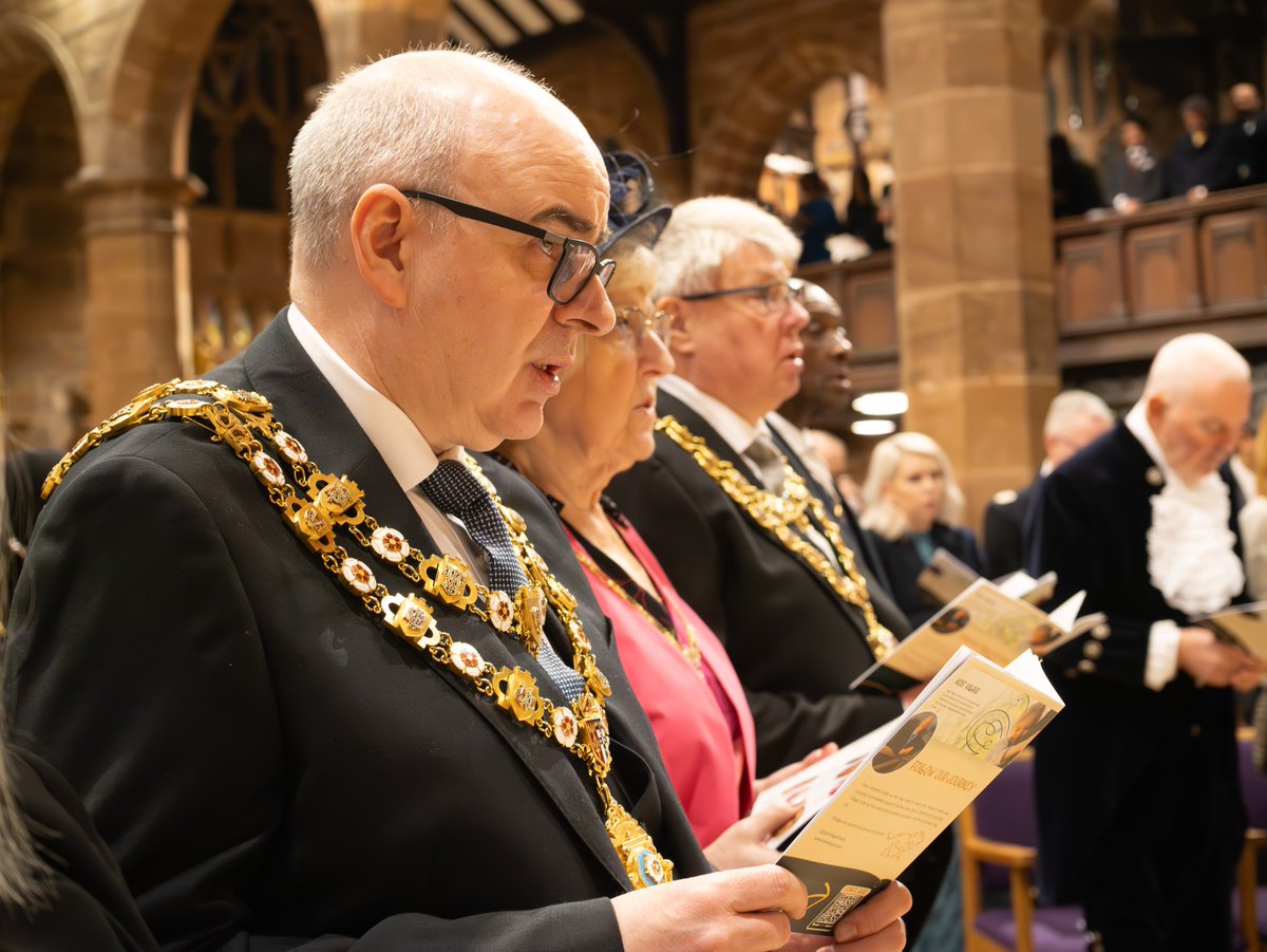 Mayor_RoyalSC's tweet image. Last week the Mayor attended the @HighSheriffWM24 End of Year Thank you Service at Holy Trinity Parish Church. 

The evening recognised 35 recipient&apos;s of the High Sherriff Awards.