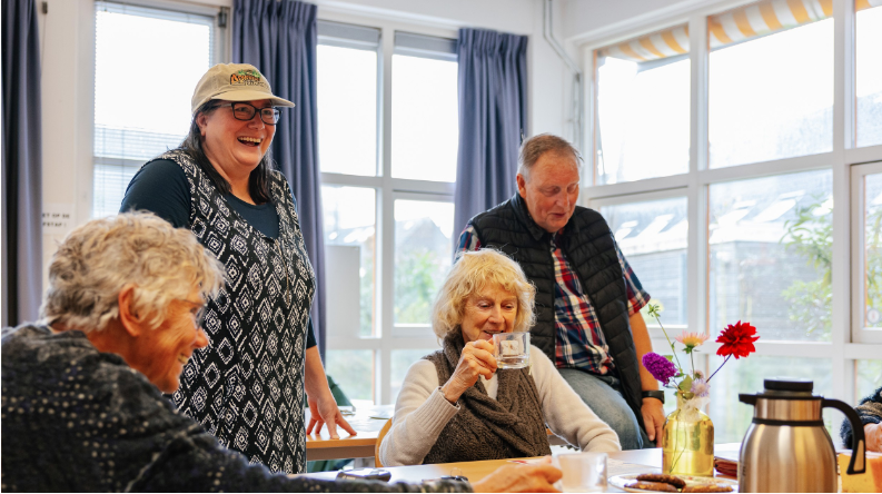 📅 Donderdag 27 maart van 10:00-11:00 is het wijkspreekuur in de Bijnkershoek (Van Bijnkershoeklaan 250). Kom langs met je vragen &amp; ideeën over Transwijk! Partners zoals BO-EX, de wijkagent en DOCK zijn ook aanwezig. 💬 #Transwijk #Wijkspreekuur