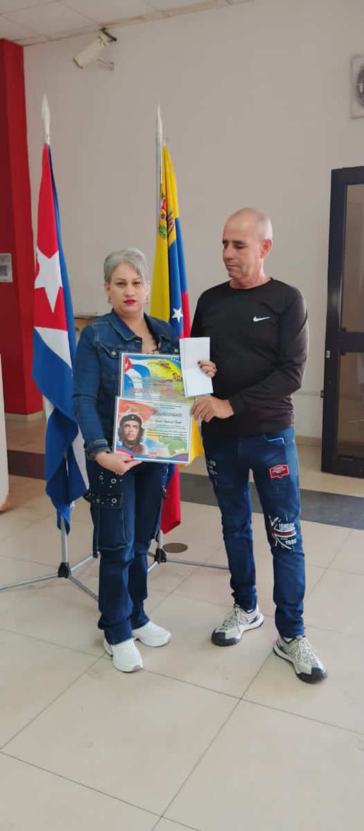 Culminan nuestras enfermeras la hermosa misión de sanar vidas en la República Bolivariana de Venezuela.#LeninPorlaVida