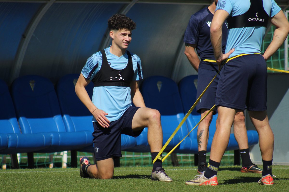 Cadiz_CFCantera's tweet photo. 𝙏𝙧𝙖𝙗𝙖𝙟𝙤 𝙙𝙞𝙖𝙧𝙞𝙤 💪 https://t.co/lE0BXTGrPl