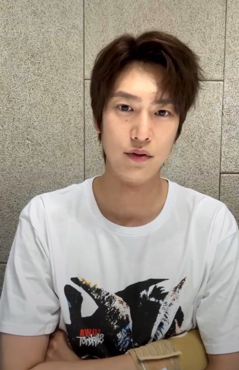 대체로 다 이런표정임