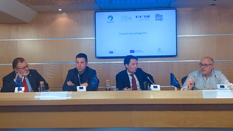 CCOO_Habitat's tweet photo. Montoya @CCOO_Habitat, durante el debate del proyecto UE #PHSDialogue:
"parte de nuestras reivindicaciones ha sido siempre conseguir cosas de calidad, no baratas... además de nuestra lucha por dar cuerpo al sector con una normativa propia que lo visibilice".
#DiálogoSocialUE https://t.co/2o9DyJUx5k