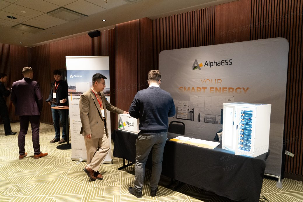 AlphaESS's tweet image. 3MW/6MWh Liquid-Cooled Battery Cabinet  Delivered｜AlphaESS Drives EU's Green Shift at Solarplaza Baltics🌍

#SolarplazaSummitBaltics  #AlphaESS #Lithuania #SustainableLiving #ESS #battery #energystorage #BESS