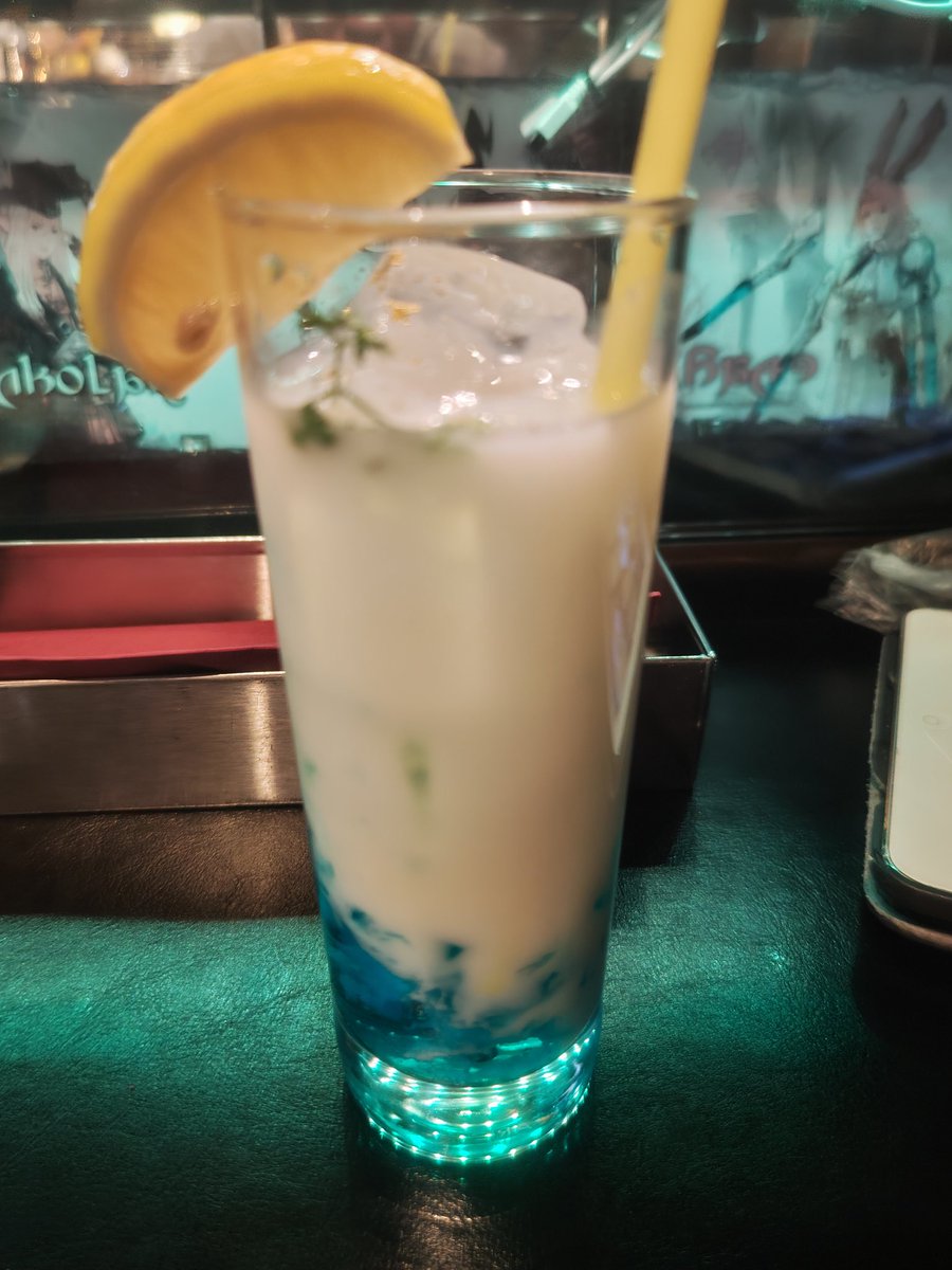 Tipple0819's tweet photo. エオカフェ行ってきた https://t.co/OPdG6itkI8