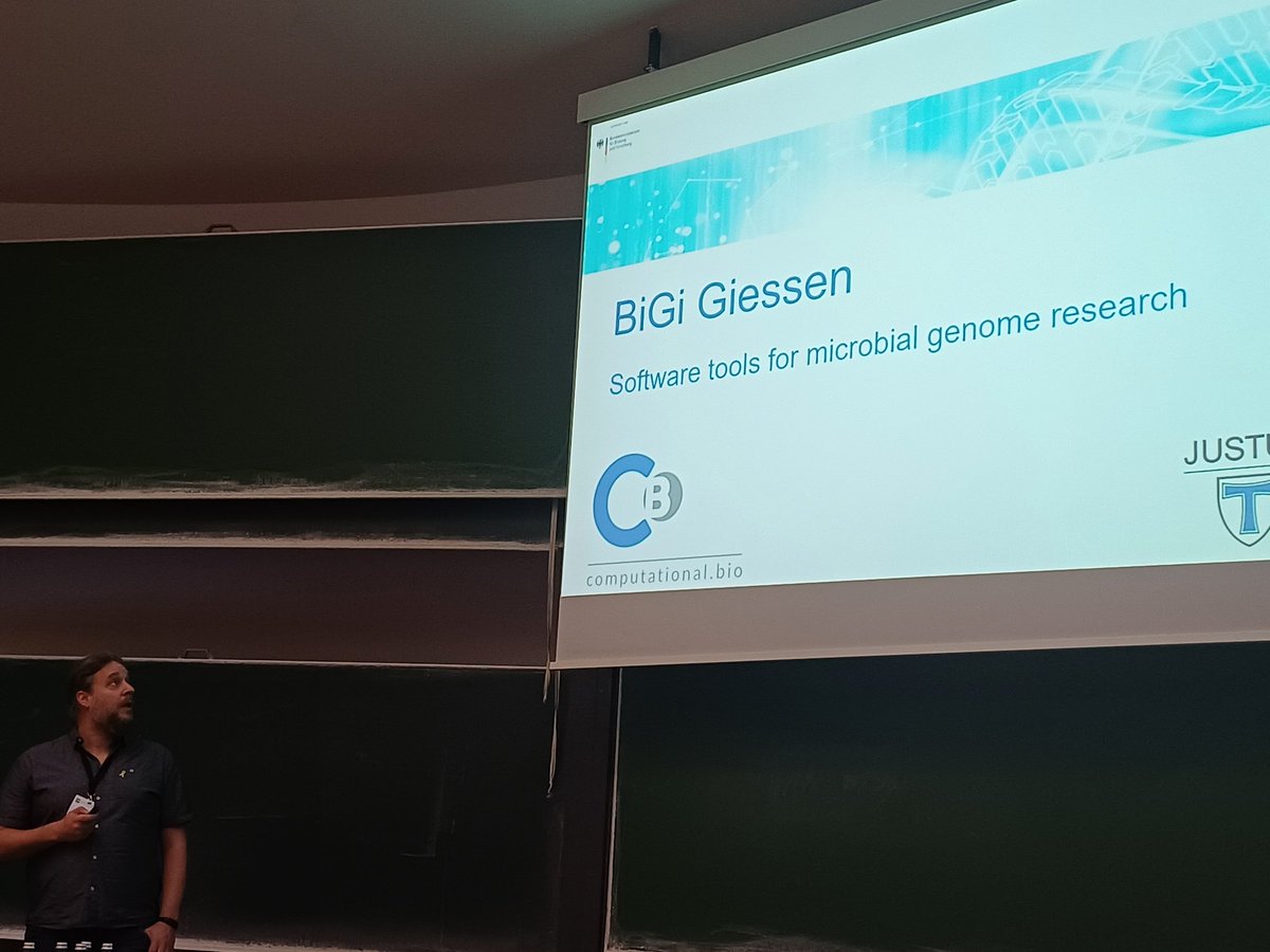 <a href="/jochenschau/">Jochen Blom</a> giving an insightful talk presenting software tools &amp; databases of the BiGi Resource Center for Microbial Bioinformatics <a href="/denbiOffice/">de.NBI / ELIXIR-DE</a> <a href="/VAAM_Microbes/">VAAM - Vereinigung f. Allg. u. Ang. Mikrobiologie</a> #VAAM2025