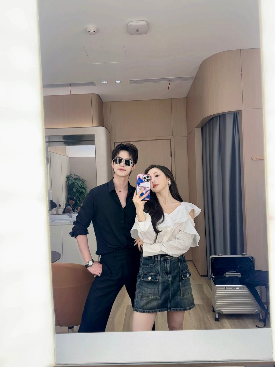 ⌜240820｜微博：何与⌟

มาจากเวยป๋อของเหออวี่จากโพสต์ส่งท้ายตัวละครค่ะ🩷

#เจียงเจินอวี่ #JiangZhenyu #姜贞羽 
#ดรุณควบม้าขาวเมามายลมวสันต์ #少年白马醉春风