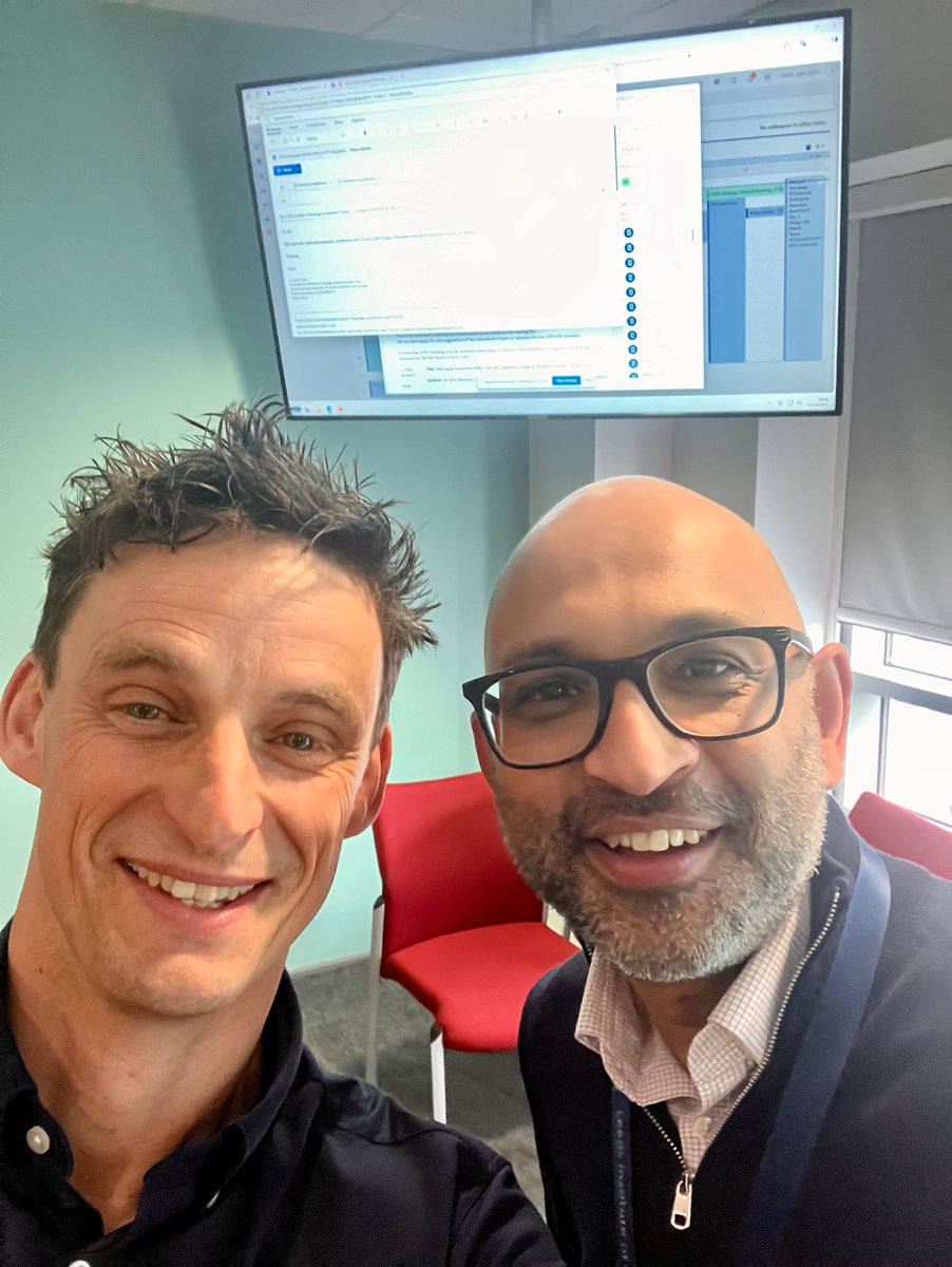 John McGrane (@mcgranjo777) on Twitter photo Great to see this guy at Leeds when discussing 👍#kidneycancer.
Unfortunately I was a definite last place in the <a href="/drenriquegrande/">Enrique Grande</a> lookalike competition that <a href="/nav_vasudev/">Naveen Vasudev</a> won last year !!! Great to see this guy at Leeds when discussing 👍#kidneycancer.
Unfortunately I was a definite last place in the <a href="/drenriquegrande/">Enrique Grande</a> lookalike competition that <a href="/nav_vasudev/">Naveen Vasudev</a> won last year !!!